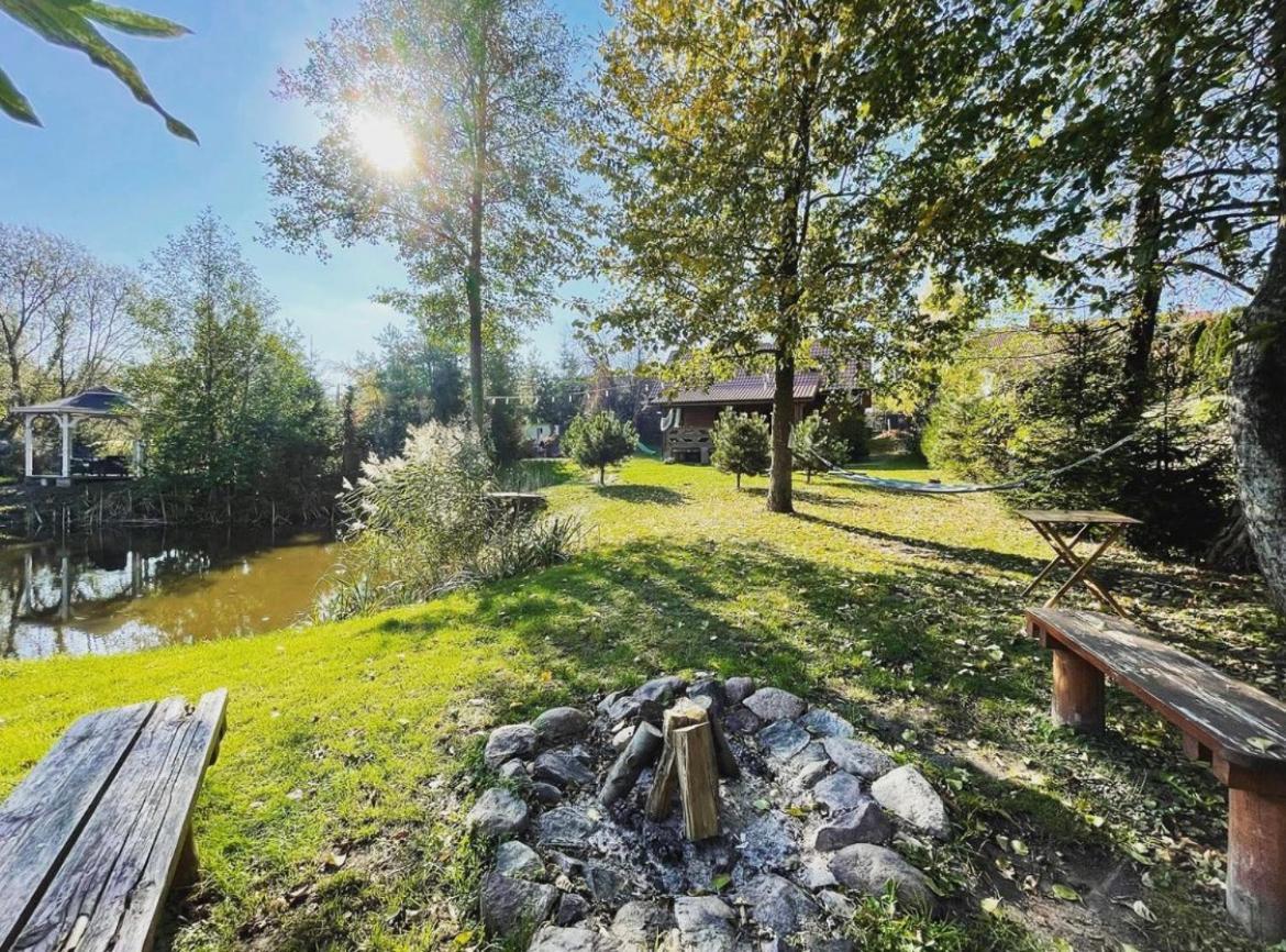 Dom Nad Stawem Dluzec 55A Villa Мронгово Екстериор снимка